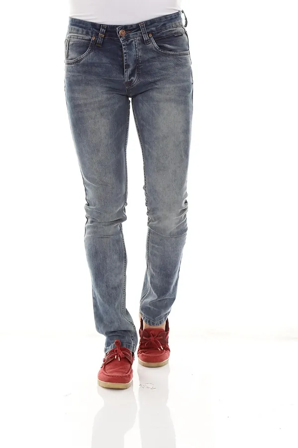 Açık Mavi Taşlanmış Slim Jean