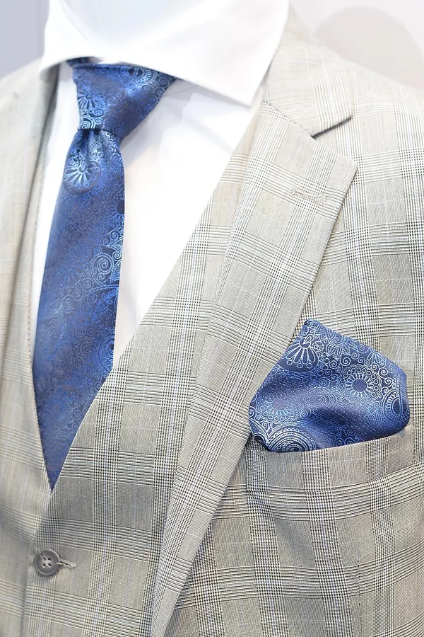 Bej Ekose Blazer ve Lacivert Kravat