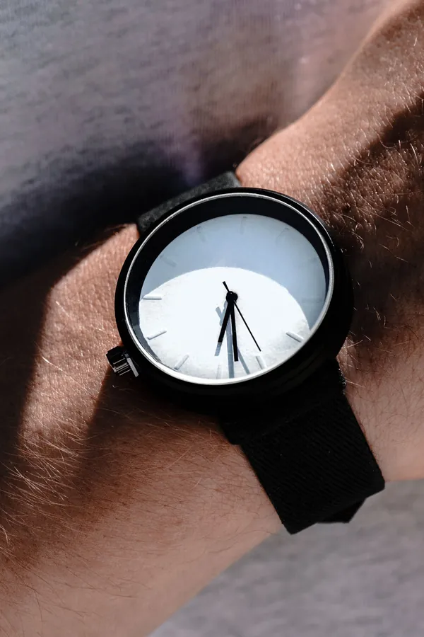 Beyaz Kadranlı Minimal Saat